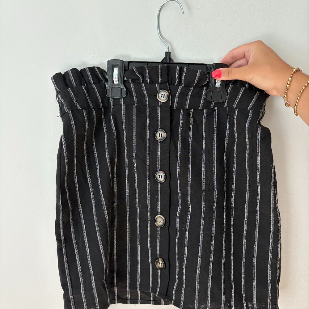 NWT TILLY'S / White Fawn Black & White Striped High-waisted Skirt Girls Size XL